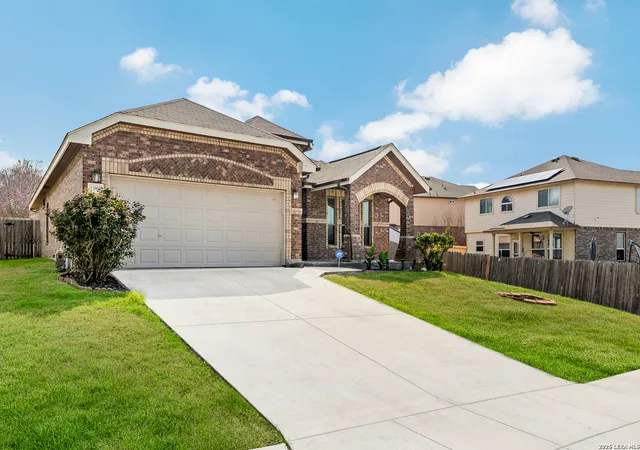Photo 3 of Sale Pending at 13900 Wenrich, San Antonio, TX 78233 | MLS# 1946540 | Listing updated on 2026-03-16