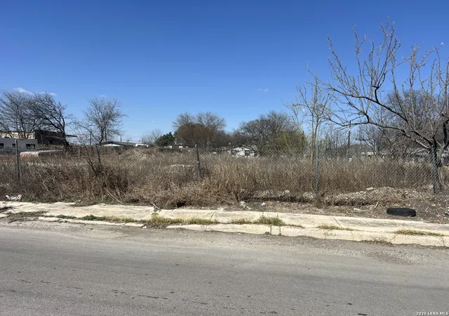 Photo 3 of Sale Pending at 249 Guthrie, San Antonio, TX 78237 | MLS# 1946584 | Listing updated on 2026-04-21
