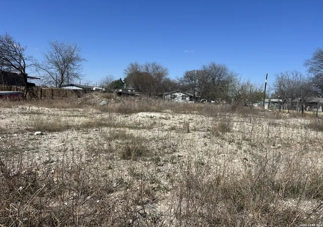 Photo 3 of Sale Pending at 249 Guthrie, San Antonio, TX 78237 | MLS# 1946584 | Listing updated on 2026-04-21