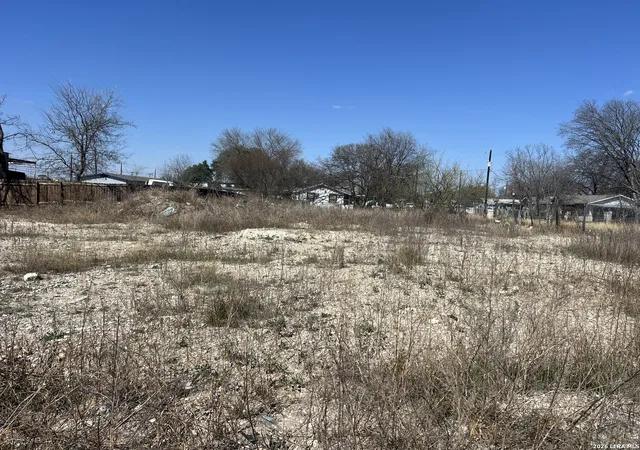 Photo 4 of Sale Pending at 249 Guthrie, San Antonio, TX 78237 | MLS# 1946584 | Listing updated on 2026-04-21