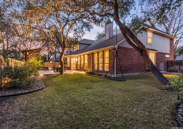 Photo 2 of Sale Pending at 5 Yateswood, San Antonio, TX 78248 | MLS# 1946630 | Listing updated on 2026-04-07