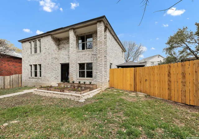 Photo 4 of Sale Pending at 2435 Thrasher Oak, San Antonio, TX 78232 | MLS# 1946633 | Listing updated on 2026-04-14
