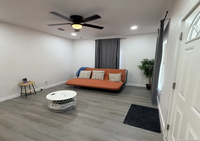 4th image of 829 E Drexel Ave, San Antonio, TX 78210 | MLS# 1946644