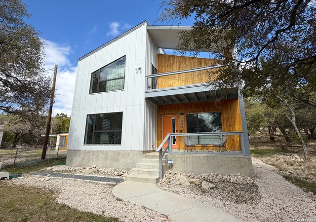Photo 1 of Single family home for sale at 1659 Westview Court, Canyon Lake, TX 78133 | MLS# 1946687 | Listing updated on 2026-09-01