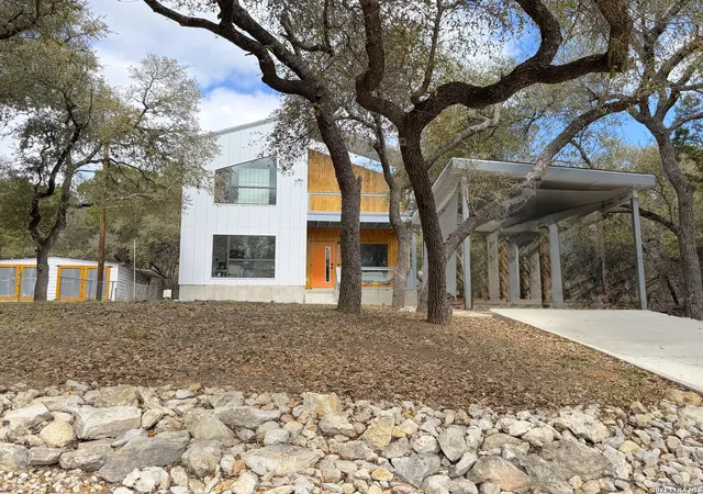Photo 2 of Single family home for sale at 1659 Westview Court, Canyon Lake, TX 78133 | MLS# 1946687 | Listing updated on 2026-09-01