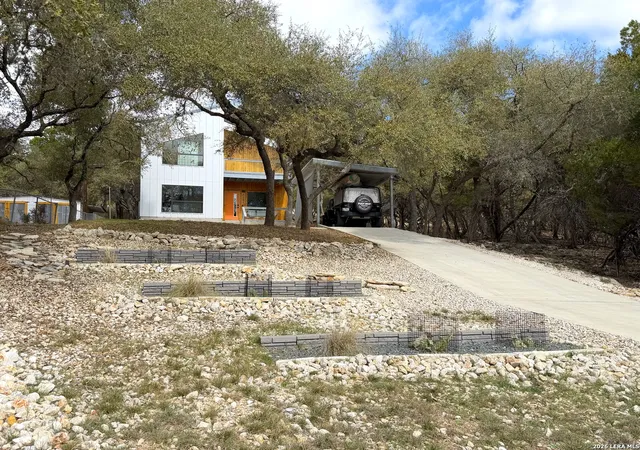 Photo 3 of Single family home for sale at 1659 Westview Court, Canyon Lake, TX 78133 | MLS# 1946687 | Listing updated on 2026-09-01
