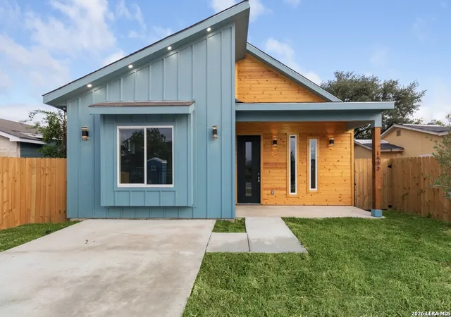 Photo 3 of Single family home for sale at 1422 Sherman, San Antonio, TX 78202 | MLS# 1946713 | Listing updated on 2026-03-17