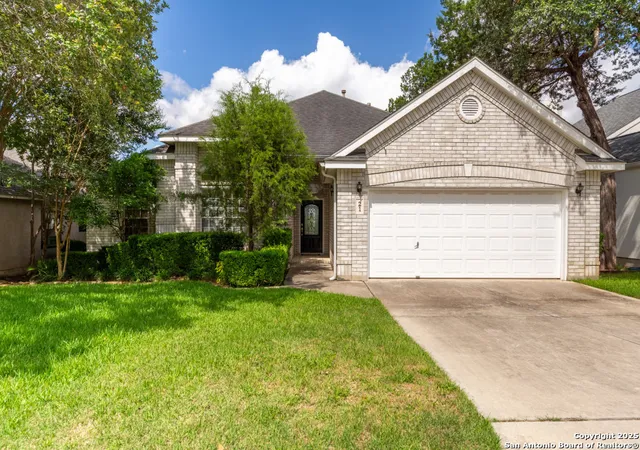 Photo 3 of Sale Pending at 21 Greens Cliff, San Antonio, TX 78216 | MLS# 1946750 | Listing updated on 2026-03-26