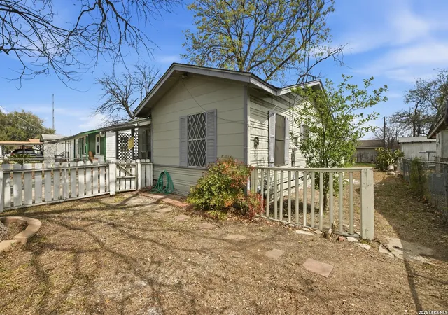Photo 2 of Single family home for sale at 2002 Amerada, San Antonio, TX 78237 | MLS# 1946790 | Listing updated on 2026-03-24