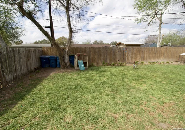 23rd image of 1013 E Hutchinson, Beeville, TX 78102 | MLS# 1946795