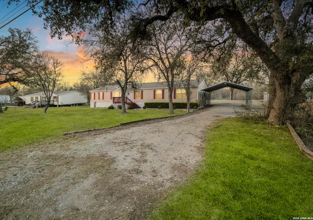 2nd image of 420 County Road 3823, San Antonio, TX 78253 | MLS# 1946828