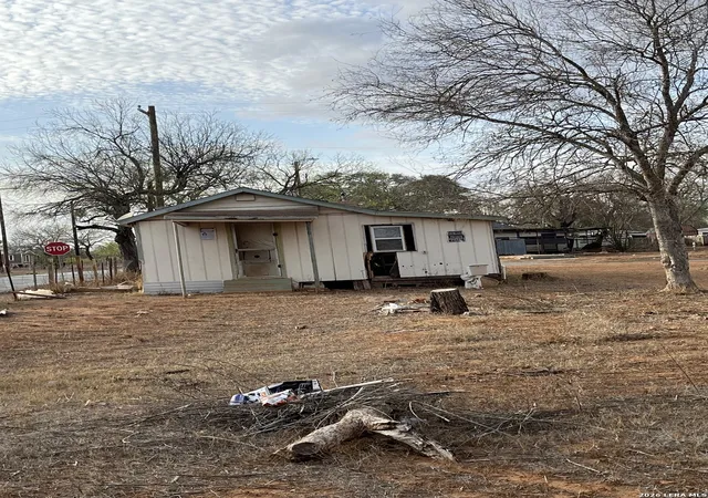 Photo 1 of Land for sale at 102 N Vinton, Pearsall, TX 78061 | MLS# 1946854 | Listing updated on 2026-03-17