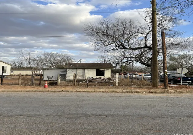 Photo 3 of Land for sale at 102 N Vinton, Pearsall, TX 78061 | MLS# 1946854 | Listing updated on 2026-03-17