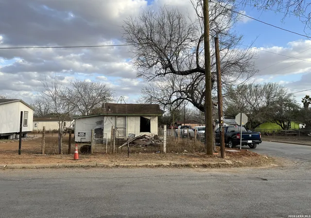 Photo 3 of Land for sale at 102 N Vinton, Pearsall, TX 78061 | MLS# 1946854 | Listing updated on 2026-03-17