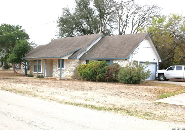 3rd image of 802 Athens, Castroville, TX 78009 | MLS# 1946866