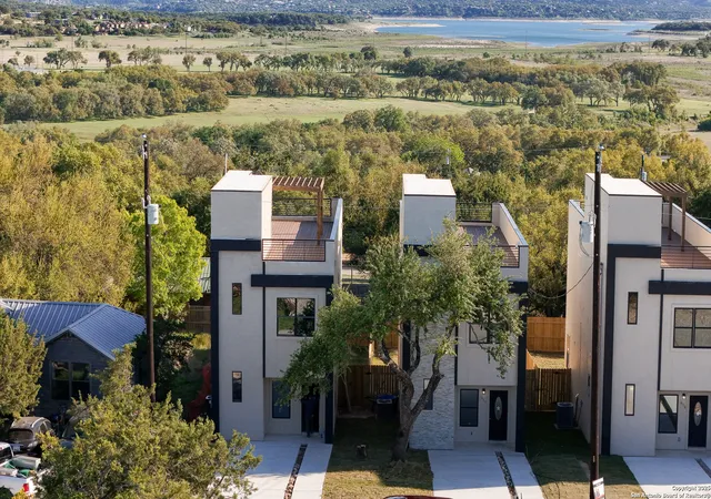 Photo 1 of Single family home for sale at 644 Canyon Circle, Canyon Lake, TX 78133 | MLS# 1946977 | Listing updated on 2026-03-17