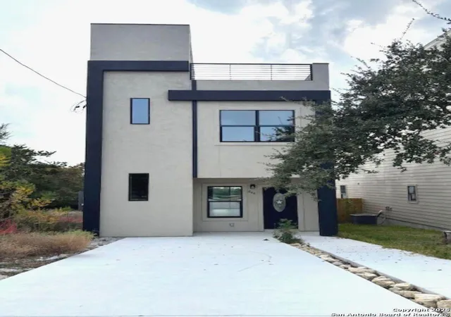 Photo 1 of Single family home for sale at 644 Canyon Circle, Canyon Lake, TX 78133 | MLS# 1946977 | Listing updated on 2026-03-17