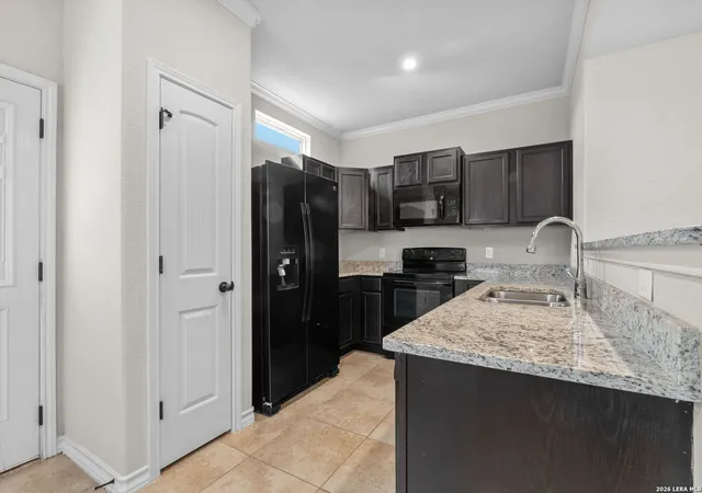 Photo 3 of Sale Pending at 6934 Lakeview Dr, San Antonio, TX 78244 | MLS# 1946992 | Listing updated on 2026-04-24