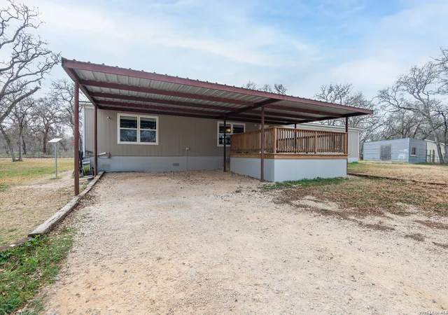 1st image of 213 Oak View, La Vernia, TX 78121 | MLS# 1947007