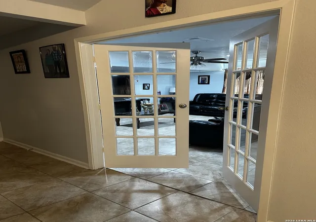 Photo 3 of Single family home for sale at 5407 Timbermont Dr, San Antonio, TX 78250 | MLS# 1947025 | Listing updated on 2026-04-24