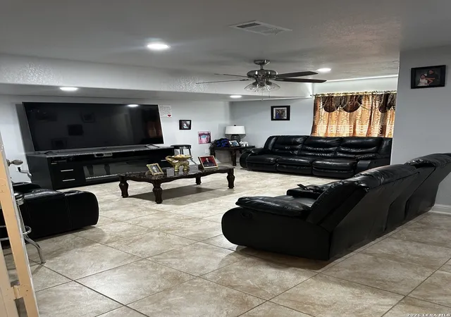 Photo 4 of Single family home for sale at 5407 Timbermont Dr, San Antonio, TX 78250 | MLS# 1947025 | Listing updated on 2026-04-24