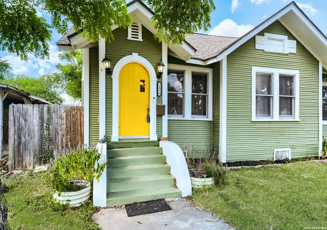 3rd image of 1819 W Woodlawn Ave, San Antonio, TX 78201 | MLS# 1947053