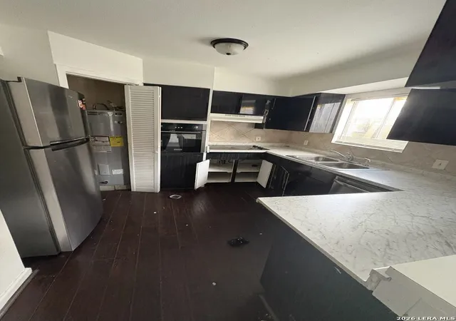 3rd image of 1403 Blalock, Houston, TX 77055