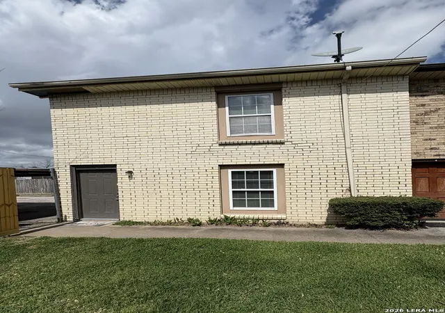 1st image of 1403 Blalock #5, Houston, TX 77055 | MLS# 1947087