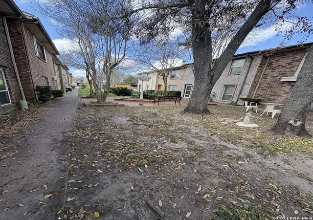 12th image of 1403 Blalock #14, Houston, TX 77055 | MLS# 1947089