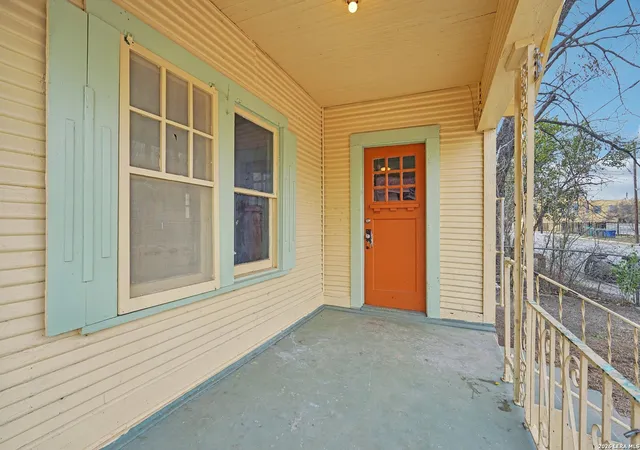 Photo 4 of Single family home for sale at 2918 W Martin, San Antonio, TX 78207 | MLS# 1947092 | Listing updated on 2026-03-17