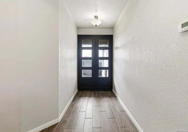 Photo 3 of Single family home for sale at 570 Forest Crest, Canyon Lake, TX 78133 | MLS# 1947114 | Listing updated on 2026-08-05