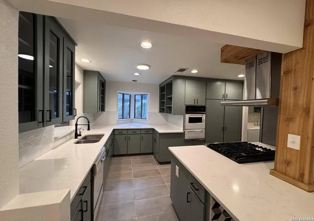 3rd image of 120 Dawn Dr, Boerne, TX 78006 | MLS# 1947144