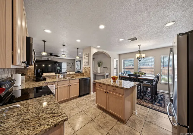 5th image of 18622 Wooded Creek, San Antonio, TX 78259 | MLS# 1947169