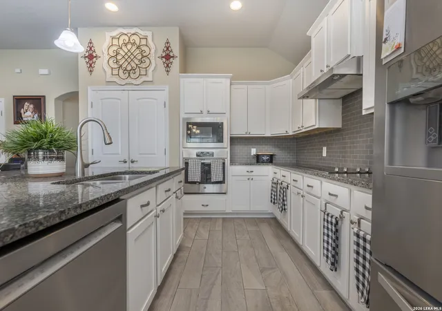 4th image of 133 Grand View, Floresville, TX 78114 | MLS# 1947180