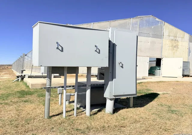 2nd image of 2353 County Rd 3000/keystone Rd, Pearsall, TX 78061 | MLS# 1947184