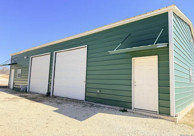 3rd image of 2353 County Rd 3000/Keystone Rd, Pearsall, TX 78061 | MLS# 1947184