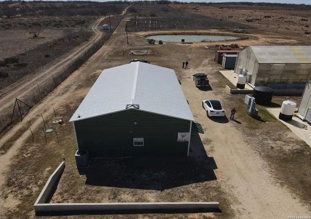 5th image of 2353 County Rd 3000/Keystone Rd, Pearsall, TX 78061 | MLS# 1947184