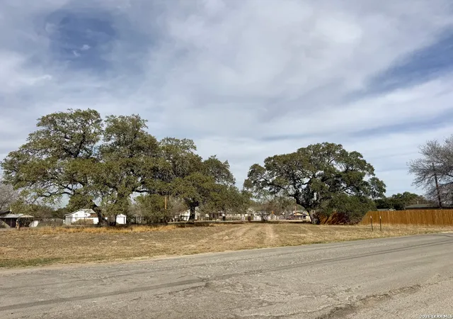 1st image of 402 W Dilley, Devine, TX 78016 | MLS# 1947200