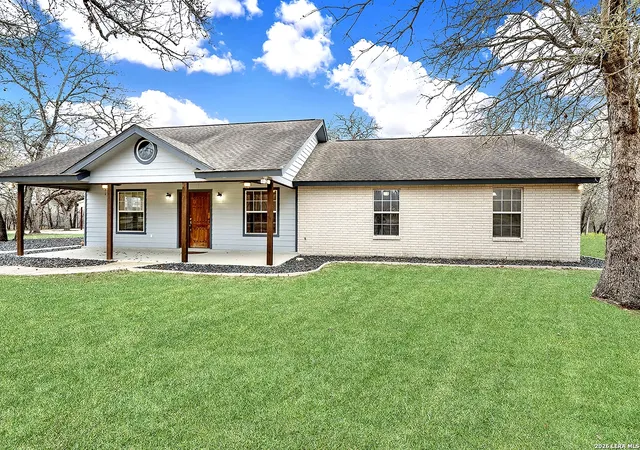 Homes for sale in Floresville, TX | 1026 Wild Flower, Floresville, TX 78114 | MLS# 1947201