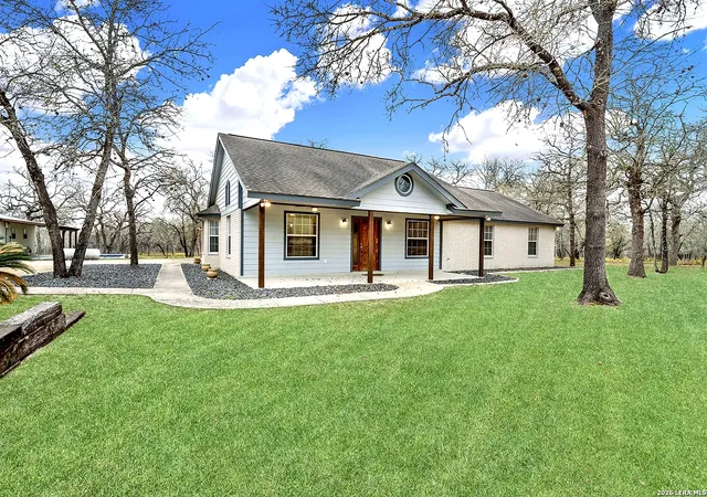 Homes for sale in Floresville, TX | 1026 Wild Flower, Floresville, TX 78114 | MLS# 1947201
