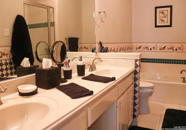 Photo 4 of Sale Pending at 162 Oakwell Farms #162, San Antonio, TX 78218 | MLS# 1947204 | Listing updated on 2026-04-18