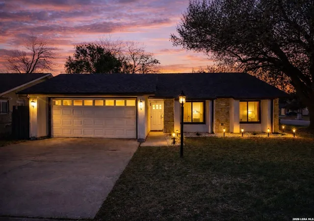 Photo 2 of Sale Pending at 5701 Whitebrook Dr, Austin, TX 78724 | MLS# 1947218 | Listing updated on 2026-04-17
