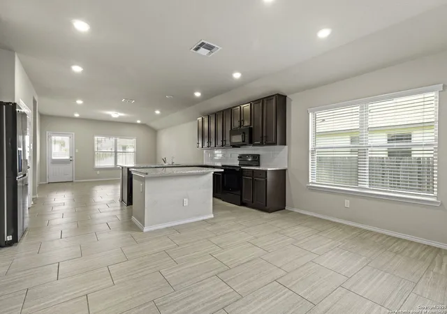 Photo 4 of Single family home for sale at 161 Sambar Main, Schertz, TX 78108 | MLS# 1947251 | Listing updated on 2026-09-02
