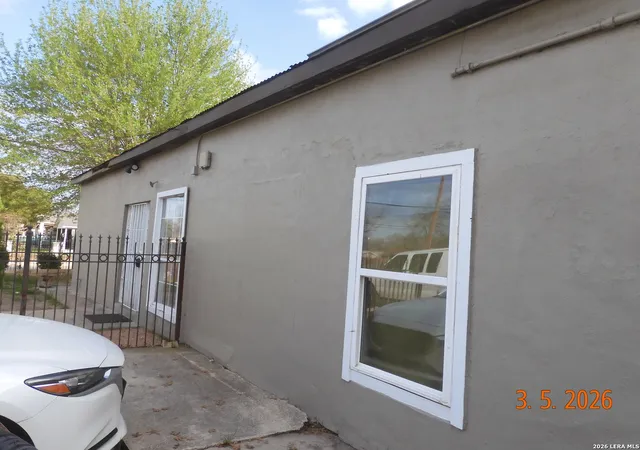 Photo 4 of Multi family home for sale at 501 Sw 34Th, San Antonio, TX 78237 | MLS# 1947261 | Listing updated on 2026-05-25