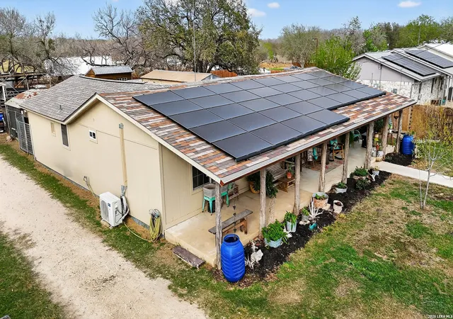 Photo 3 of Single family home for sale at 405 Coughran, Pleasanton, TX 78064 | MLS# 1947294 | Listing updated on 2026-08-15