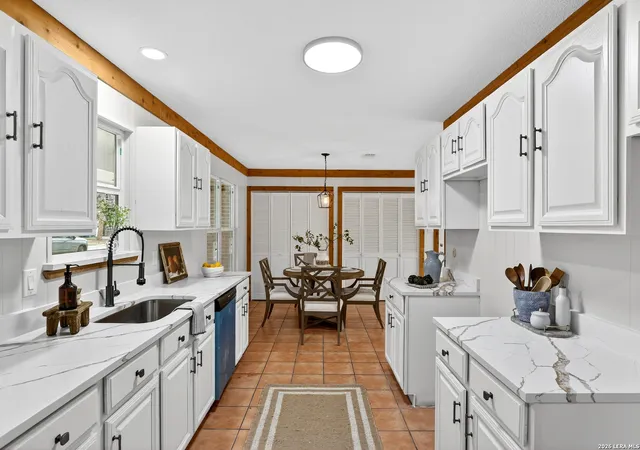 Photo 4 of Single family home for sale at 330 Chaparral, Pleasanton, TX 78064 | MLS# 1947320 | Listing updated on 2026-06-04