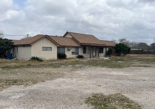 1st image of 2103 Washington, Beeville, TX 78102 | MLS# 1947358