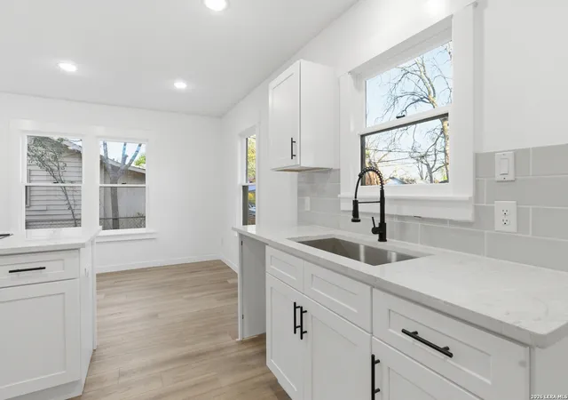 Photo 3 of Sale Pending at 518 Wright, Schertz, TX 78154 | MLS# 1947364 | Listing updated on 2026-04-02