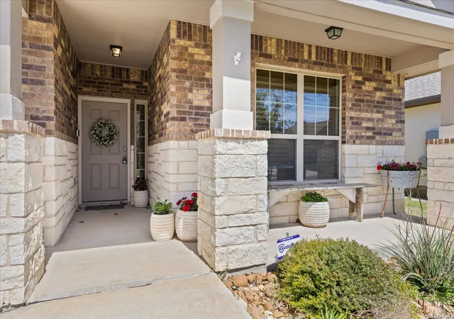 Photo 4 of Single family home for sale at 29739 Elkhorn Rdg, Fair Oaks Ranch, TX 78015 | MLS# 1947375 | Listing updated on 2026-08-24