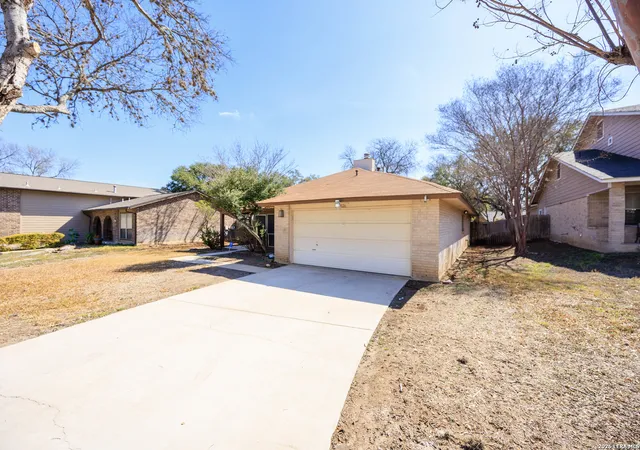 Photo 3 of Sale Pending at 1026 Hayloft Ln, San Antonio, TX 78245 | MLS# 1947402 | Listing updated on 2026-04-16